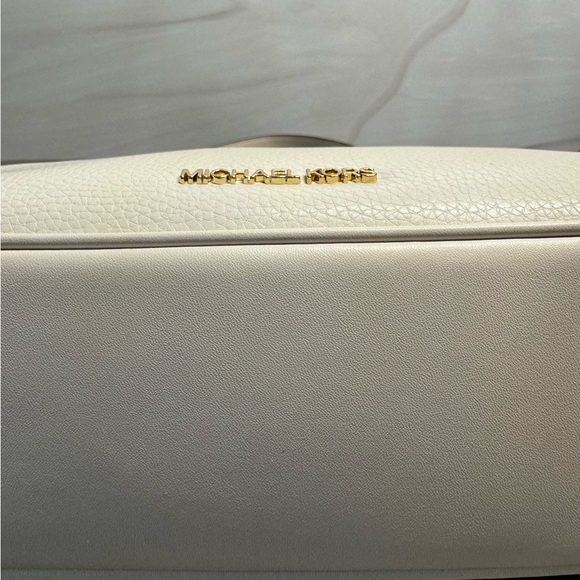 NWT MICHAEL KORS LUCINDA HANDBAG - Picture 9 of 17